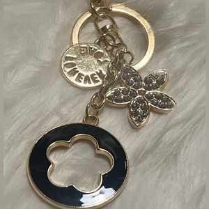 *NWT* Flower bag charm/key chain